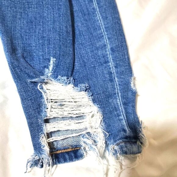 " Destroyed "and "Trashed" Style Cropped Jeans Raw Hem Size 14 - Picture 6 of 10